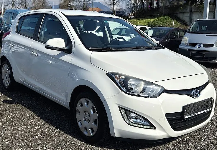 Zunanja slika - Hyundai i20 - 1.2 + 94.000km + 1.Lasntik + BREZ POLOGA - 3