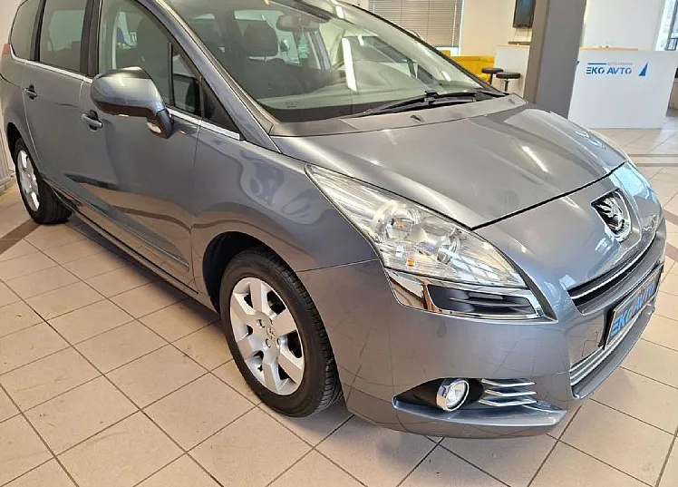 Zunanja slika - Peugeot 5008 - 1.6 16v 120 FAMILY-PANORAMA-SLO-SAMO 159000KM-... - 2