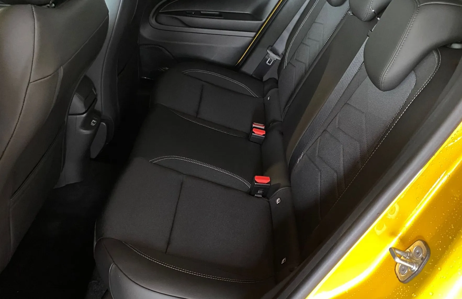 Zunanja slika - Jeep Avenger - Summit 1.2 E-DCT6 MHEV 100 - 7