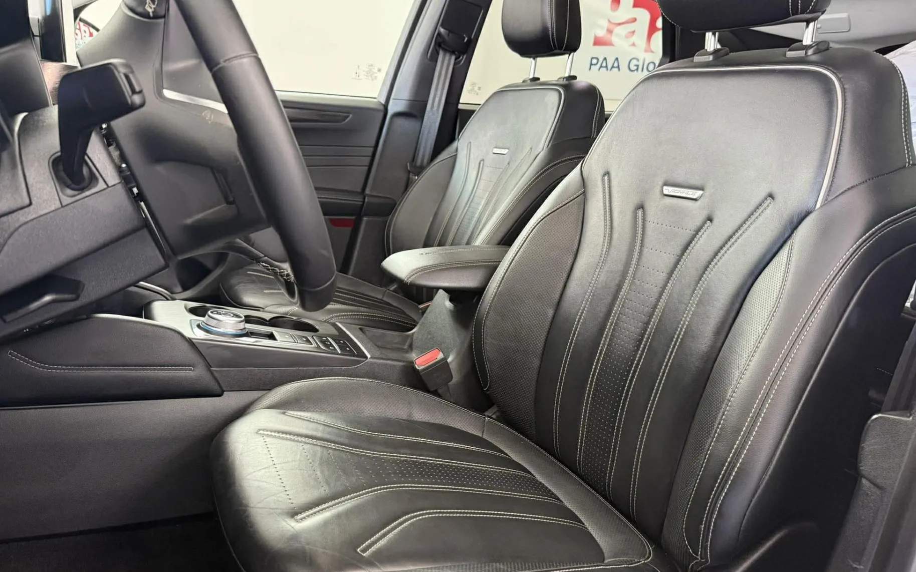 Notranja slika - Ford Kuga - 2.5 Vignale.NEMŠKI+4ALU.KAMERA.PANORAMA.KLUKA.LED - 14