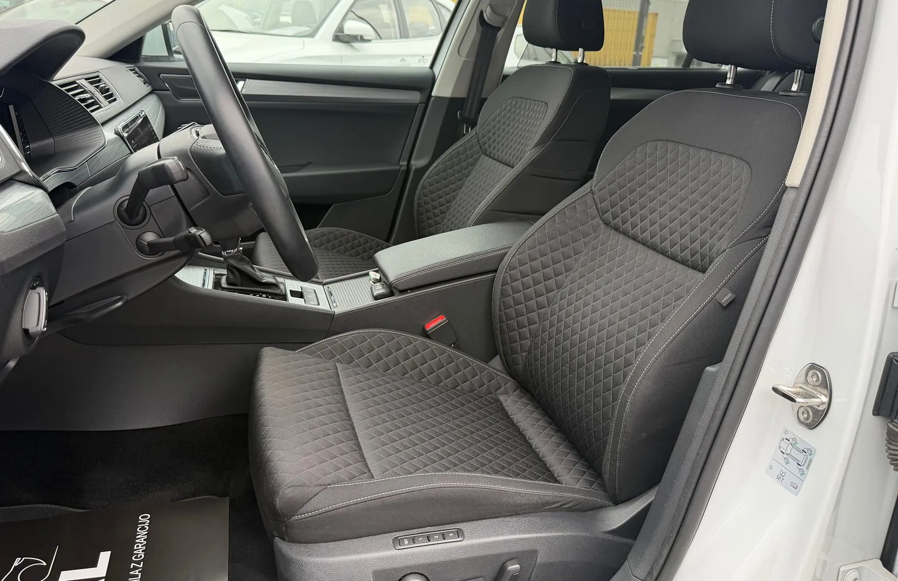 Zunanja slika - Škoda Superb - Combi 2.0 TDI Style-VIRTUL-ACC-VELIK SERVIS-LINE A - 9