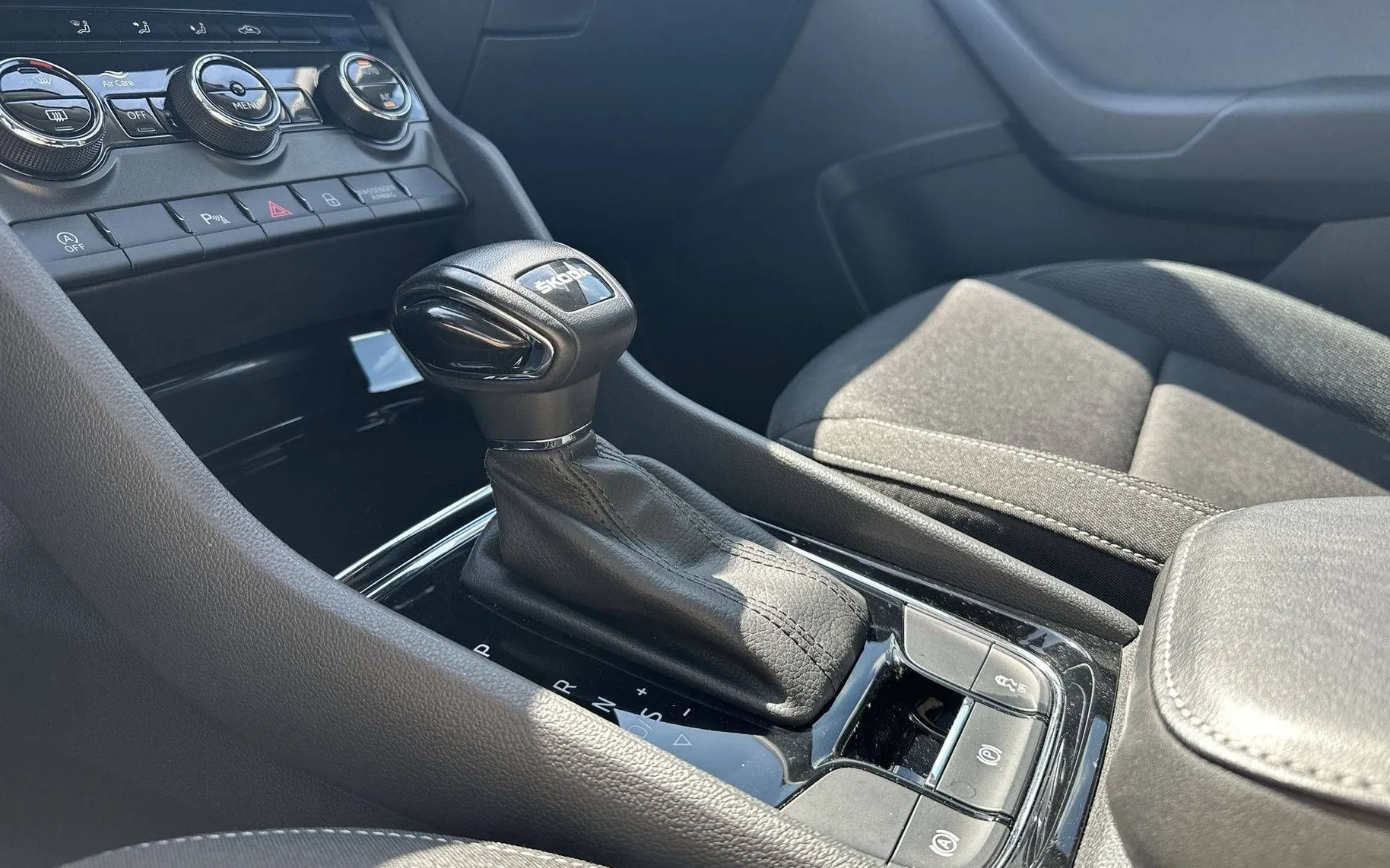 Notranja slika - Škoda Karoq - 1.5 TSI Ambition DSG - 20