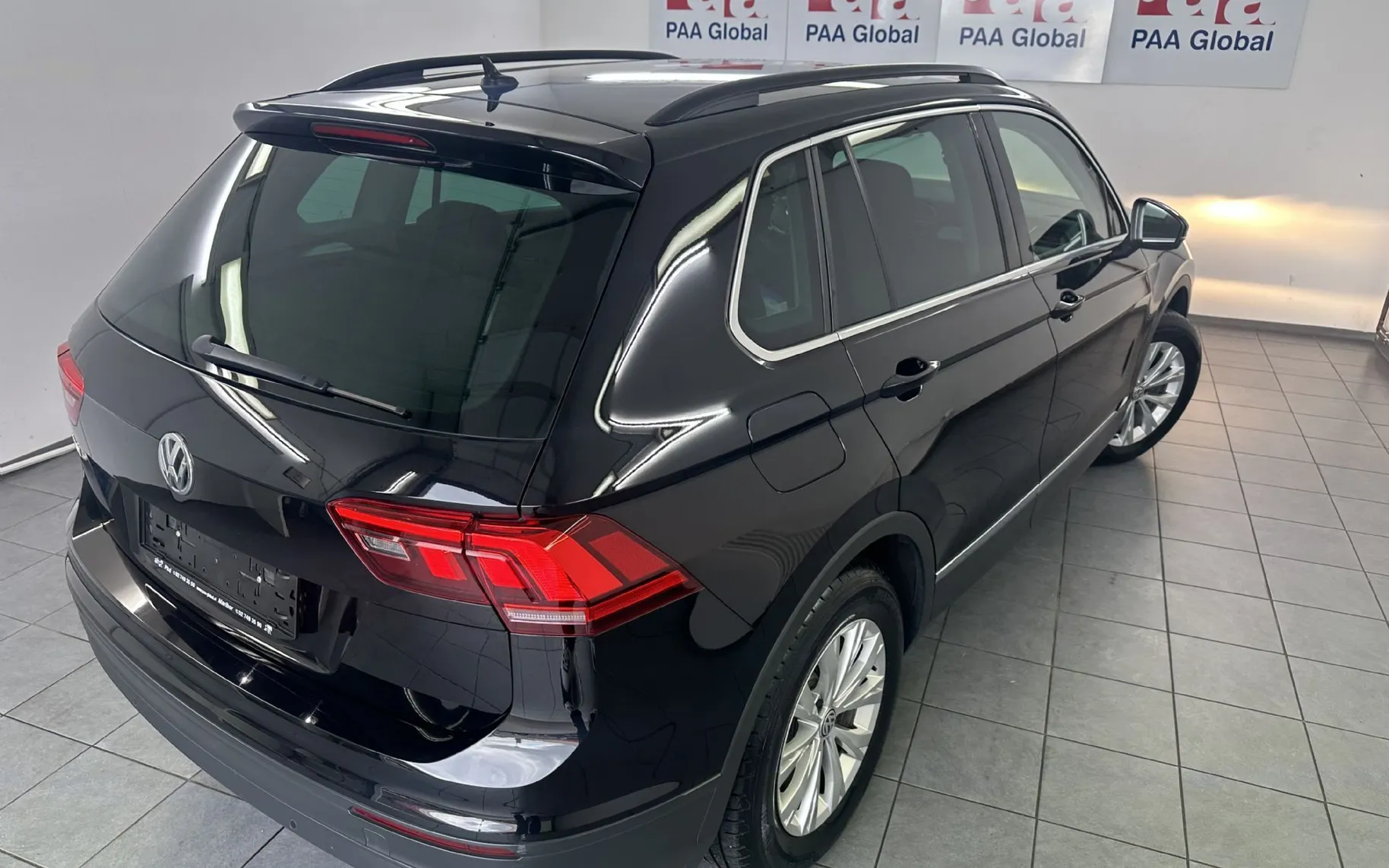 Zunanja slika - Volkswagen Tiguan - 2.0 TDI Comfort DSG.110kW.NAVI.ALU.PDC.DIZEL - 16