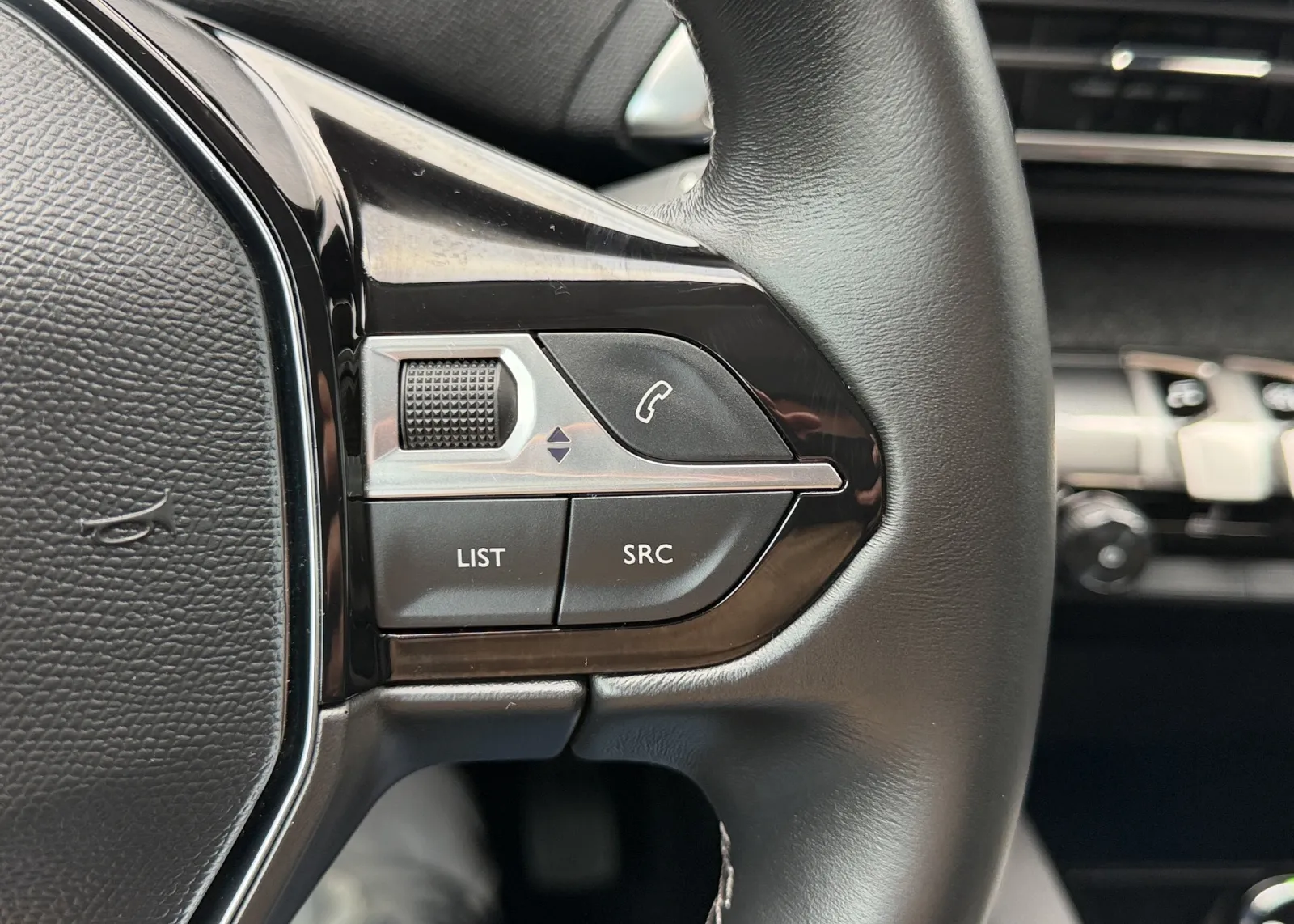 Zunanja slika - Peugeot 3008 - 1,5 BlueHDI 130 S&S Allure - 16
