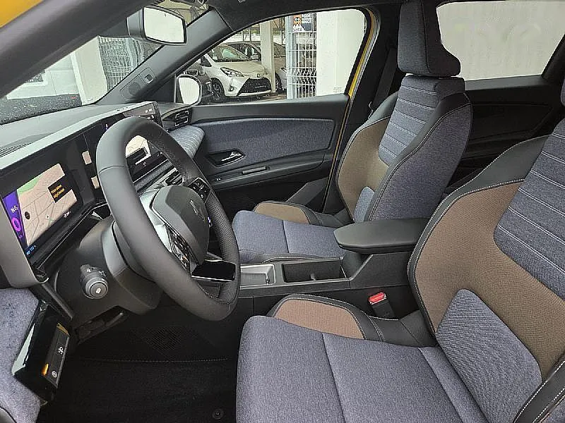 Zunanja slika - Renault 5 E-Tech Electric - Techno EV40 + Paket Zima Udobje-Vožnja Parkiran - 9