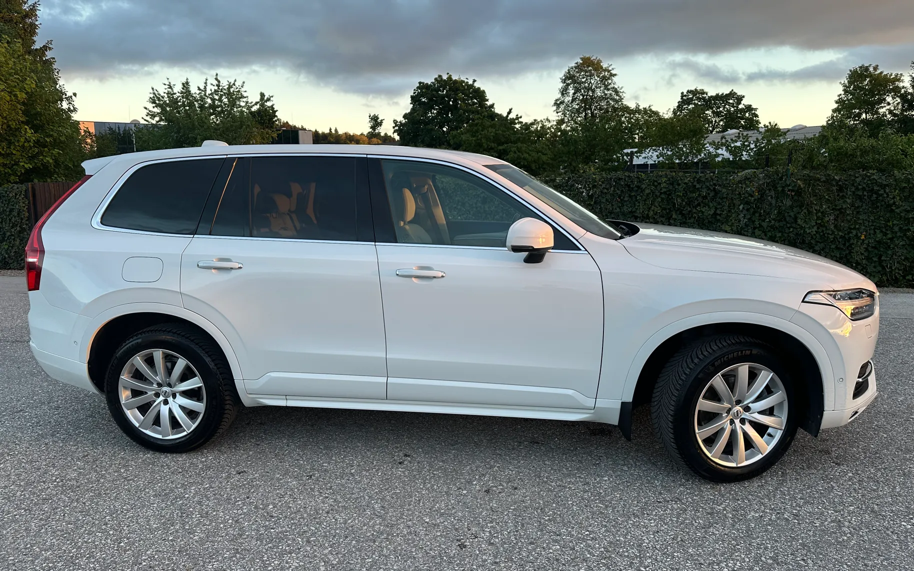 Zunanja slika - Volvo XC90 - D4 Momentum Geartronic - 4