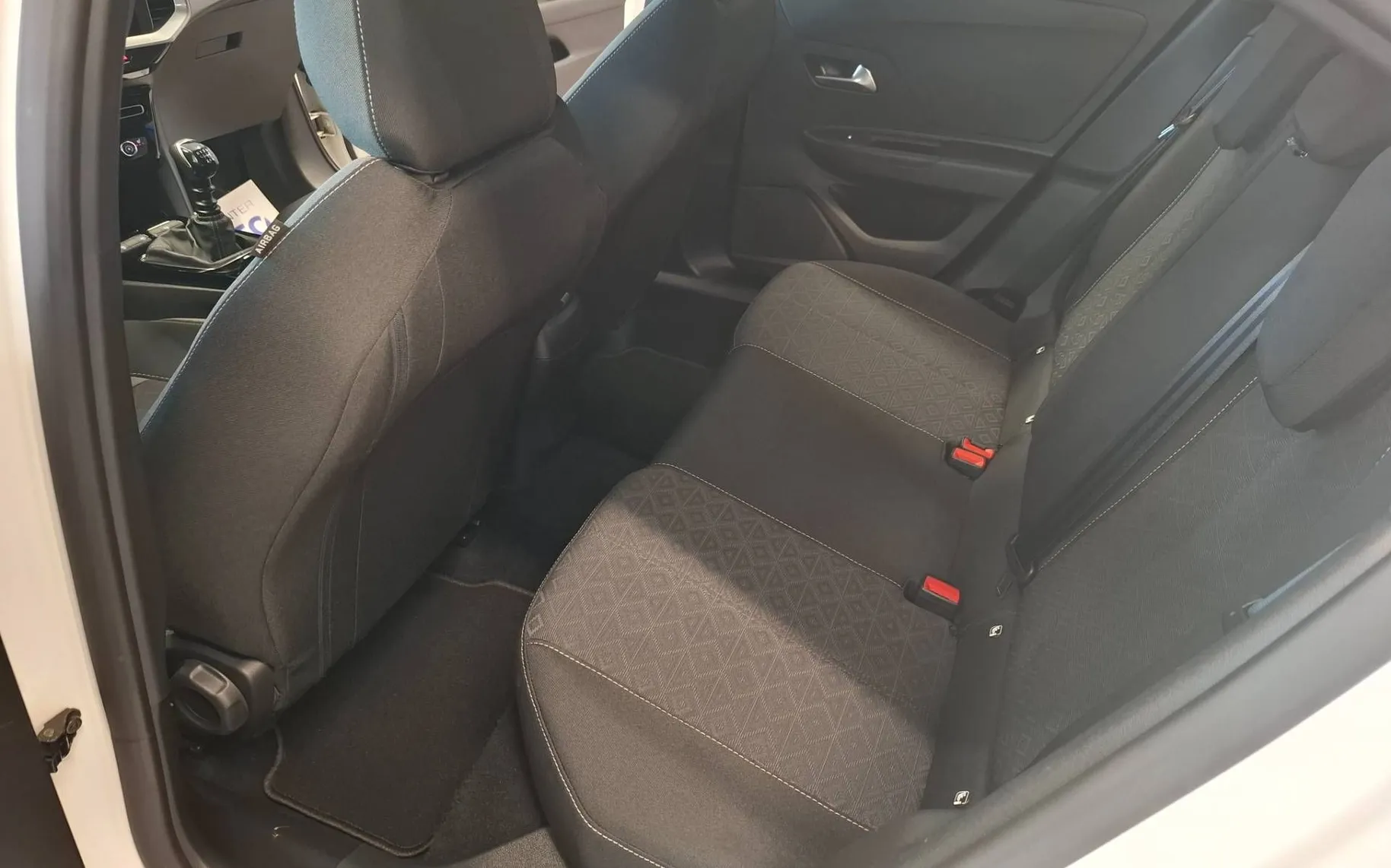 Notranja slika - Opel Mokka - 1.2 Turbo Edition SLO-1LASTNIK-KAMERA-TEMP.-ASIST. - 9