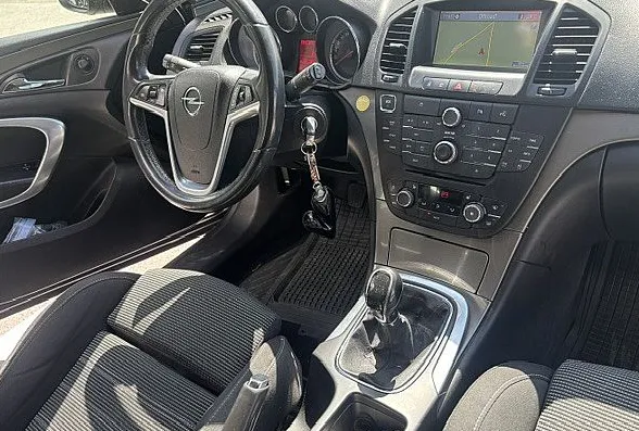 Zunanja slika - Opel Insignia - SportsTourer 2.0CDTI Cosmo.navigacija.gret.sedezev - 11