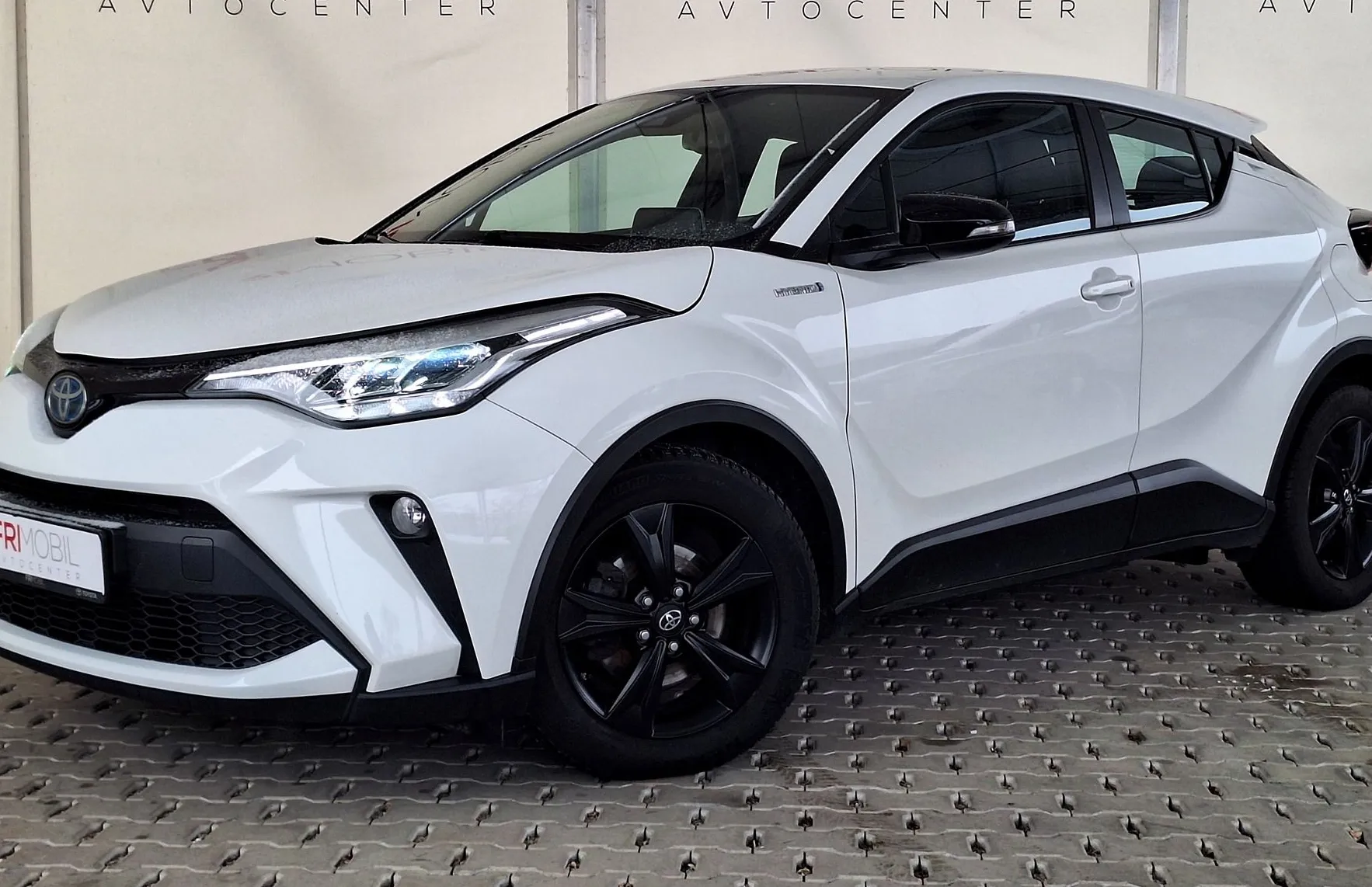 Zunanja slika - Toyota C-HR - 1.8 Hybrid C-ENTER Smart E-CVT•VL.KLJUKA•KAMERA• - 1