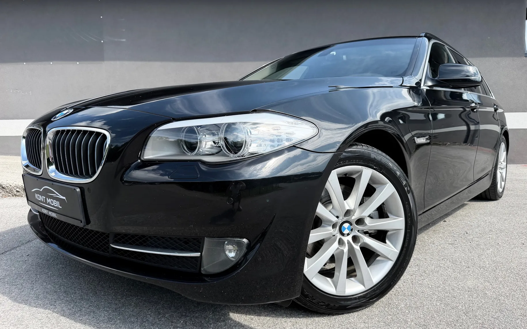 Zunanja slika - BMW Serija 5 - 520D AUT. 2.LASTNIK GRETJE SED. NAVI - 1