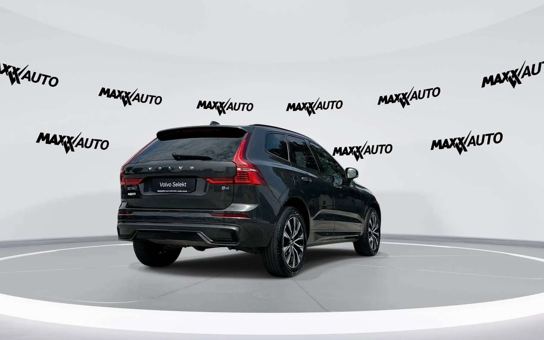 Zunanja slika - Volvo XC60 - B4D AWD Plus Dark Avt. - 5