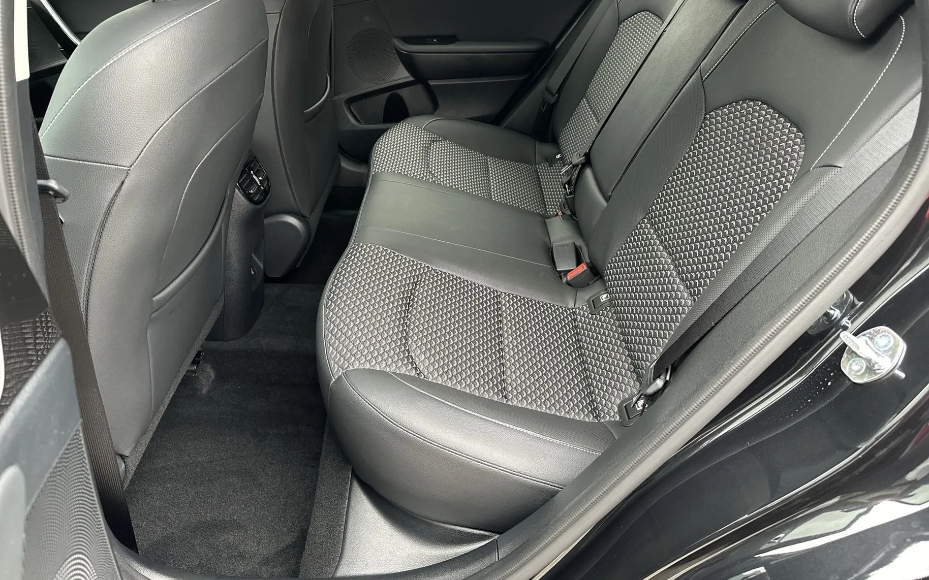 Notranja slika - KIA XCeed - 1.0 T-GDi EX Way ISG. MT - 14