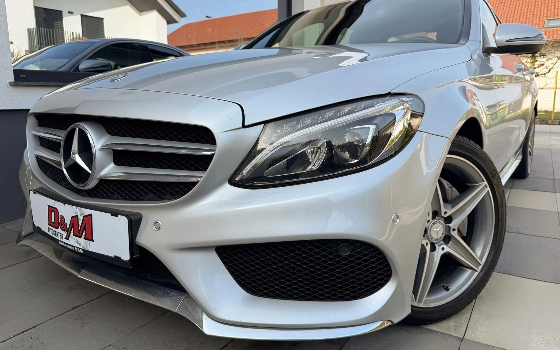 Zunanja slika - Mercedes-Benz C-Razred - C 200D AMG LINE AVT|FULL LED|ČRNO USNJE|2xPDC|18 - 1