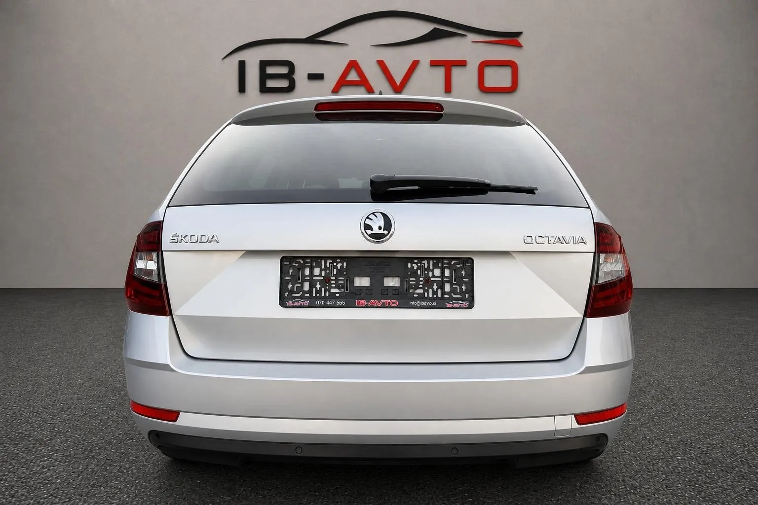Zunanja slika - Škoda Octavia - Combi 1.6 TDI DSG - 5