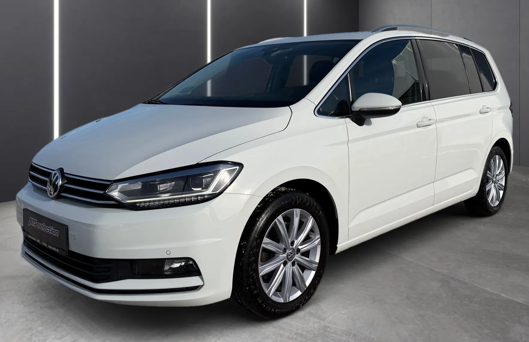 Zunanja slika - VW Touran - 2.0 TDI BMT Highline 110  150 -SLO-High LED-Masa - 1