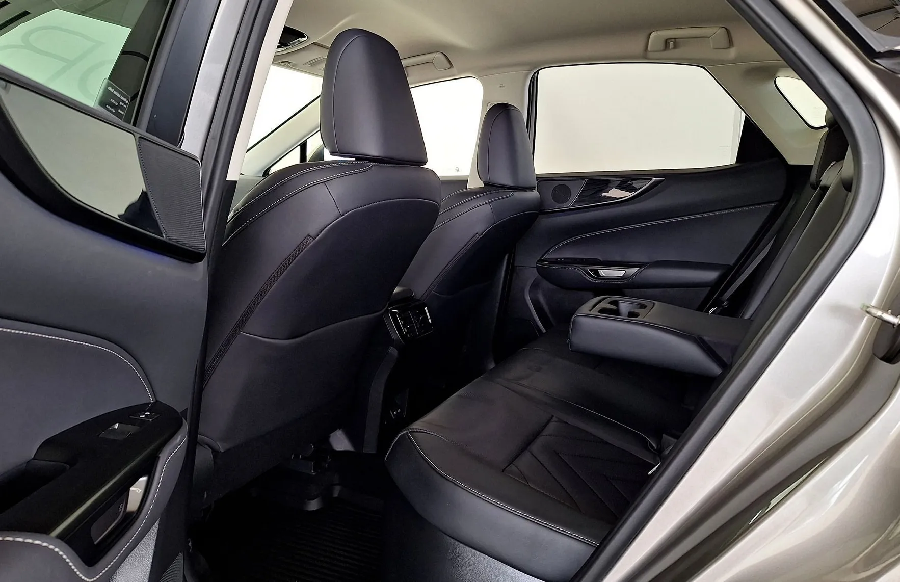 Zunanja slika - Lexus NX - 350h AWD Executive•KAM360•AMBIENT•HEAD-UP•MEMORY•. - 13
