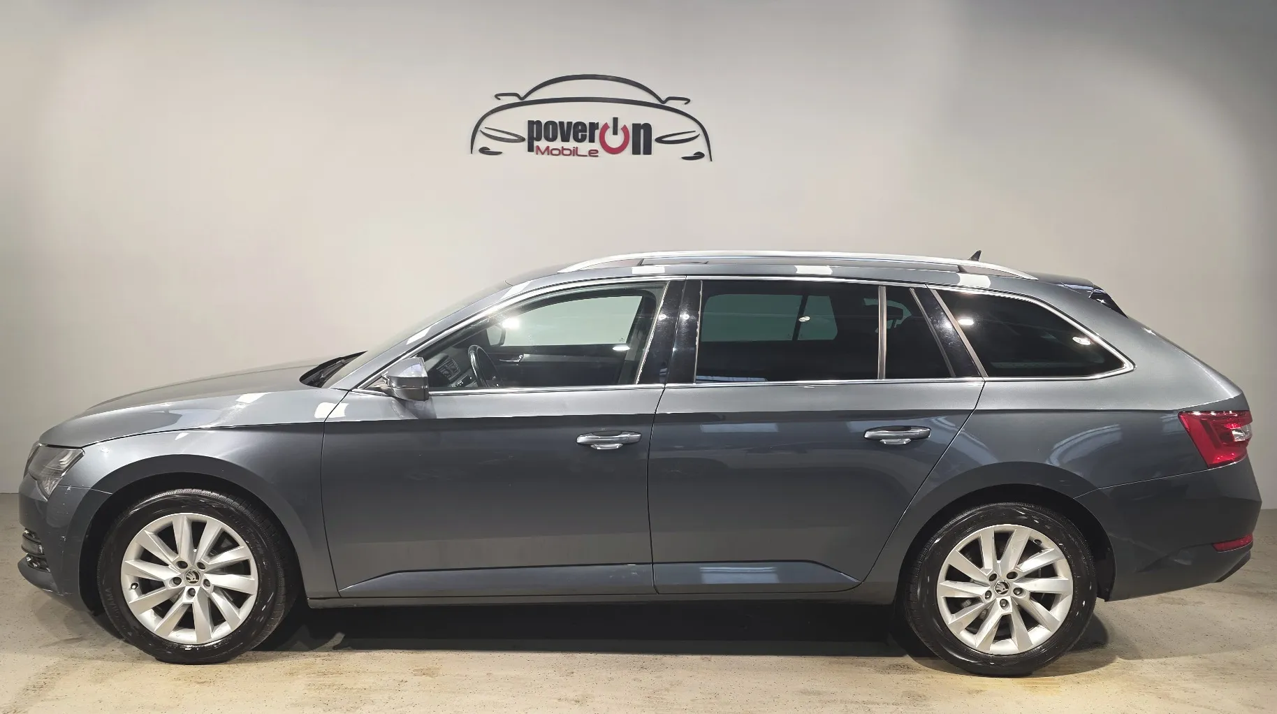 Zunanja slika - Škoda Superb - Combi 2,0 TDI DSG - 18
