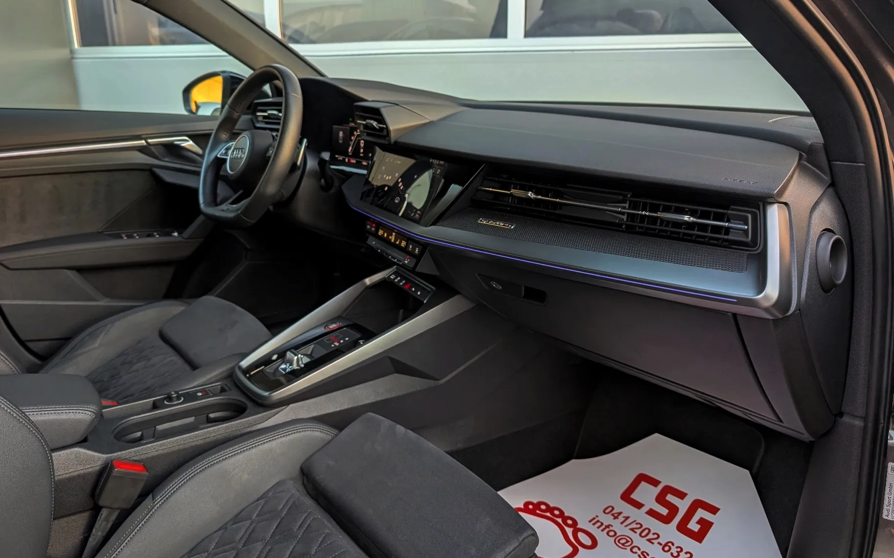 Zunanja slika - Audi RS3 - A3 Limo 2.5 TFSI quattro S-tronic - 12