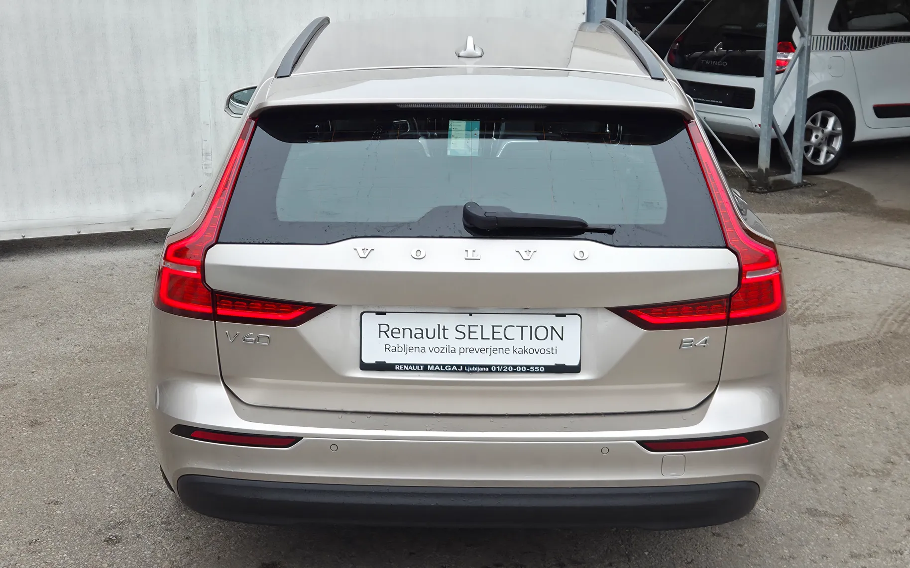 Zunanja slika - Volvo V60 - 2.0 B4 Core ACC-KAMERA-NAVI-LED-GRETJE SPR/ZAD.SED - 2