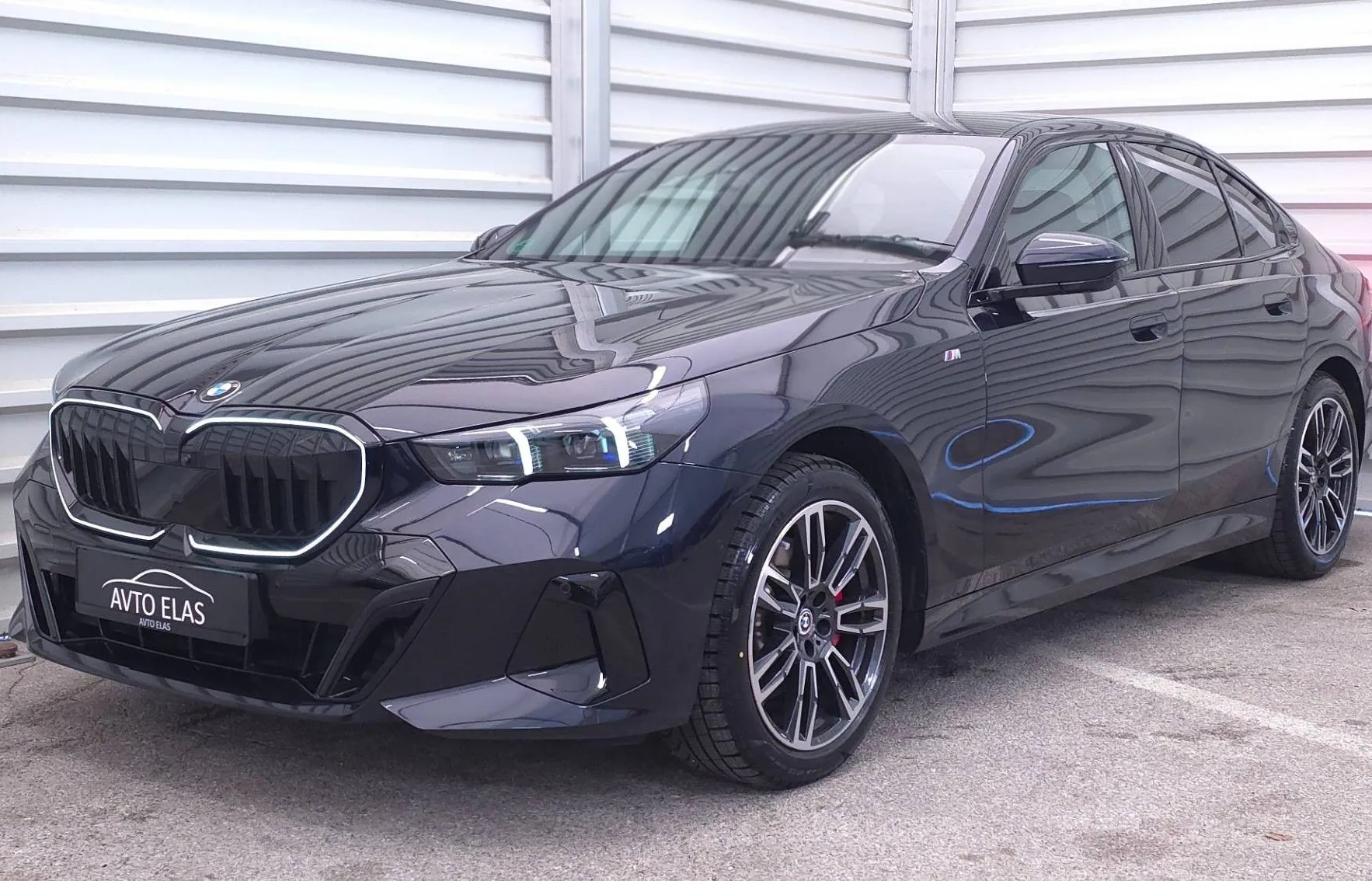 Zunanja slika - BMW Serija 5 - : 520d xDrive - M PRO - GRET HLAJ SED. - 360 KAM ... - 1