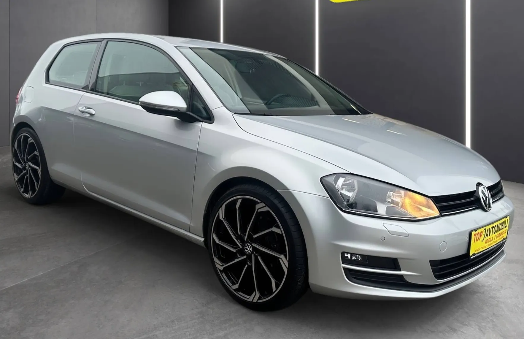 Zunanja slika - VW Golf - 1.6 TDI TEMP PDC GR.SEDEŽEV SAMO 98.000KM - 10