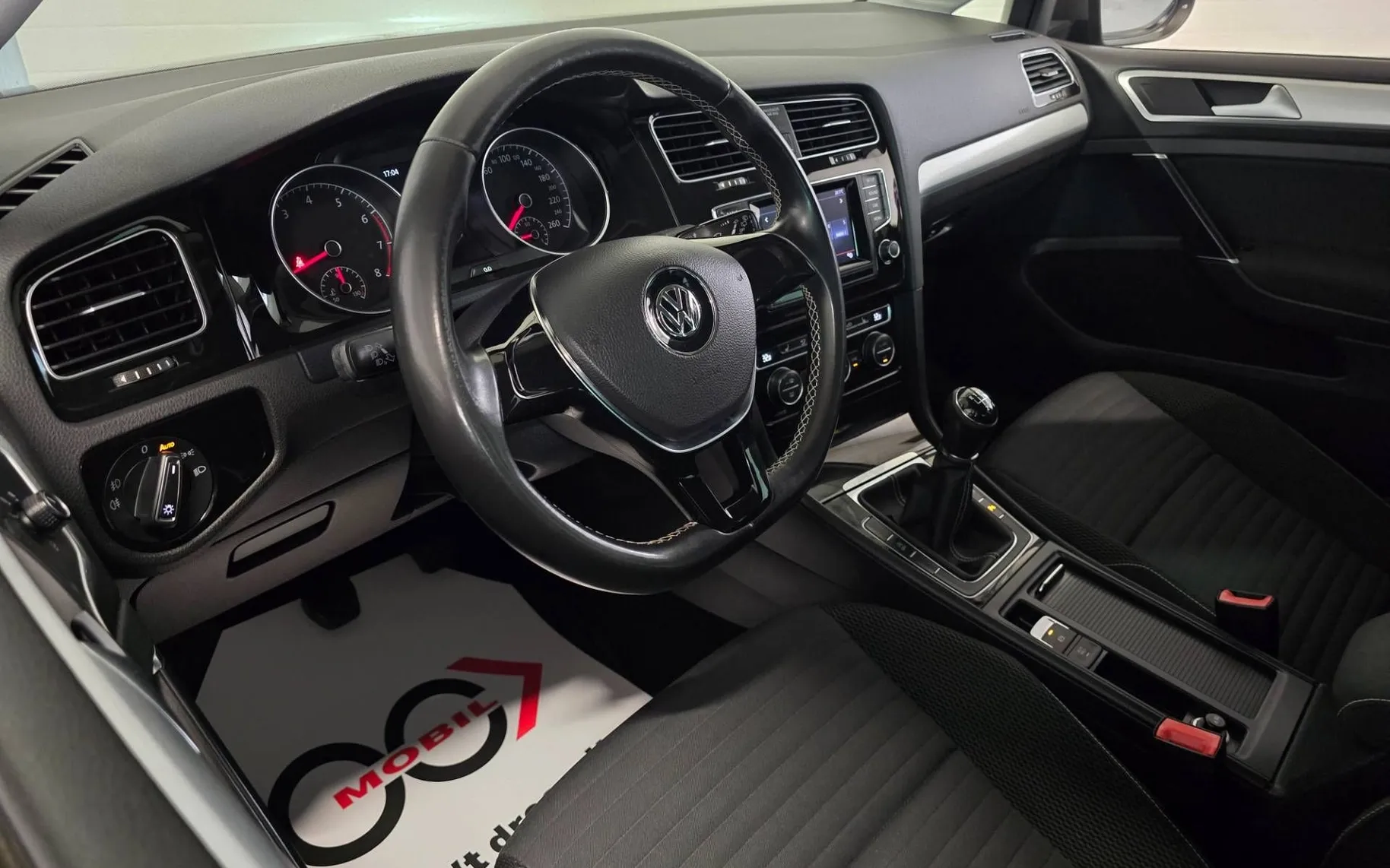 Notranja slika - Volkswagen Golf - 1.2 TSI BMT CUP - 10
