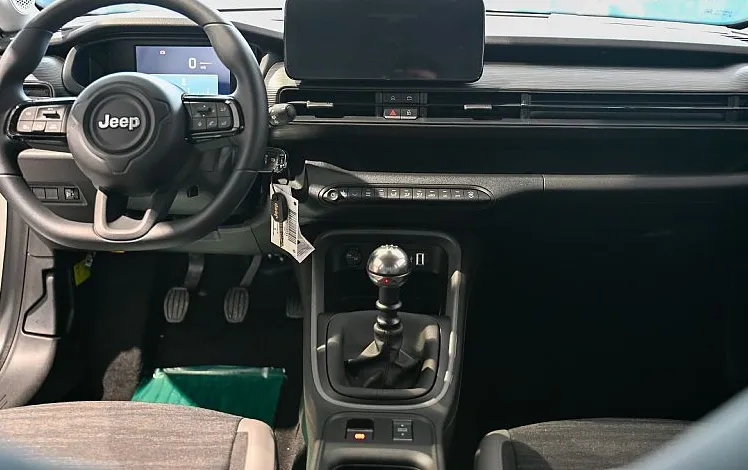 Zunanja slika - Jeep Avenger - 1.2 E-DCT6 MHEV 110 Altitude - 7