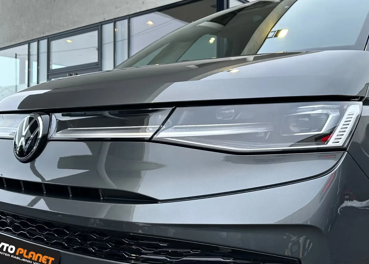 Notranja slika - Volkswagen Multivan - T7 L2 2.0 TDI AUT. SLO 1.LASTNIK IQ LED ACC 7SED. - 10