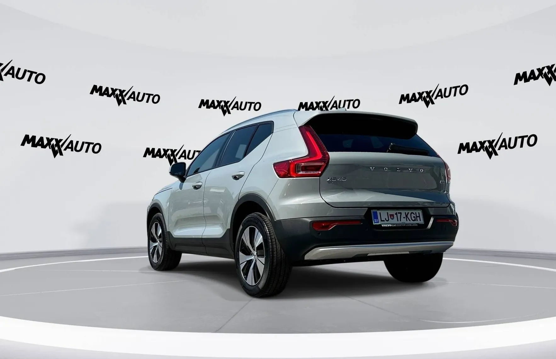 Zunanja slika - Volvo XC40 - B3P Core Avt. - 7