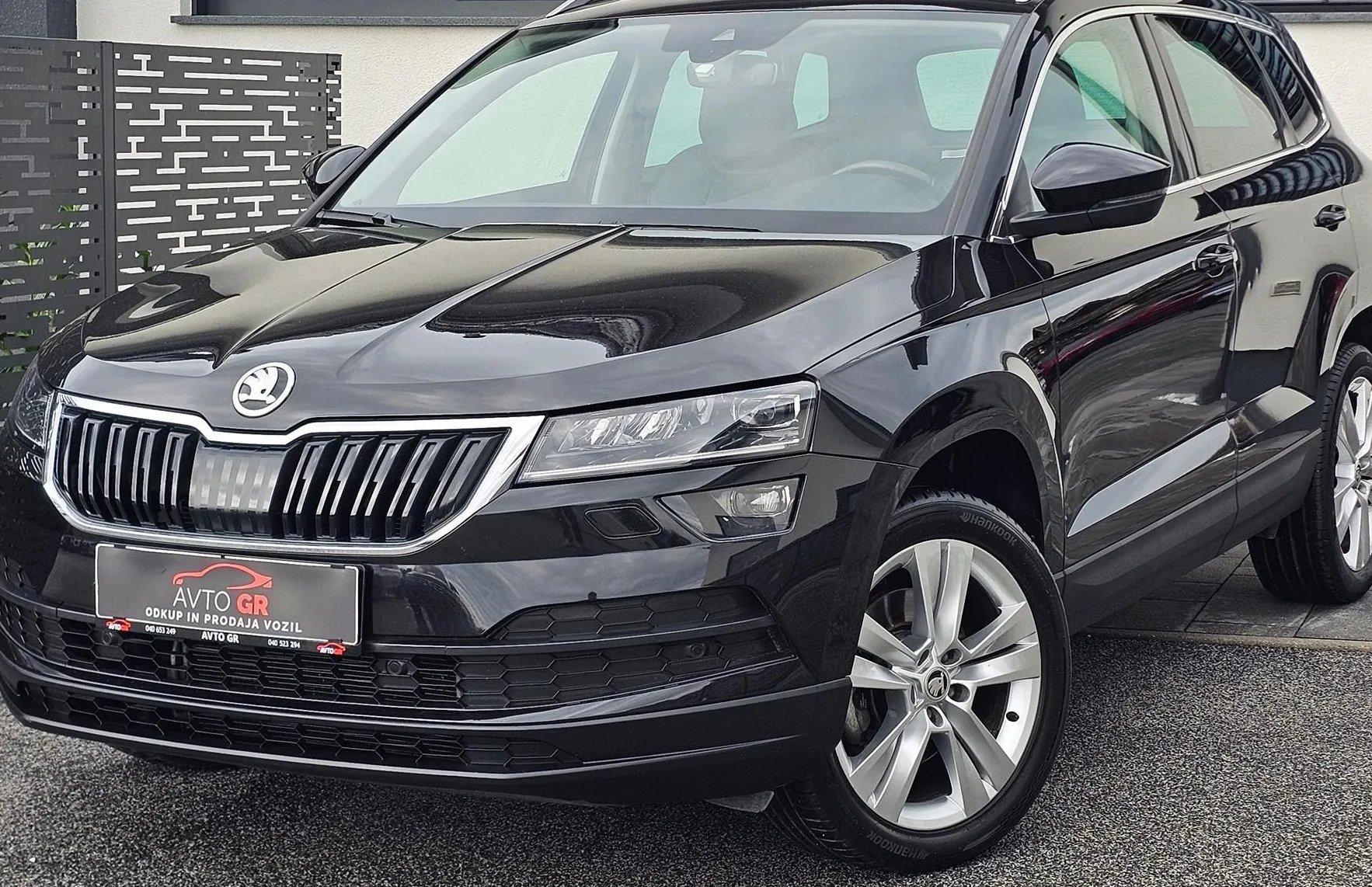 Zunanja slika - Škoda Karoq - 1.5 TSI ACT -SportLine- DSG-SPORT-LED-PANO-ALKANT - 12