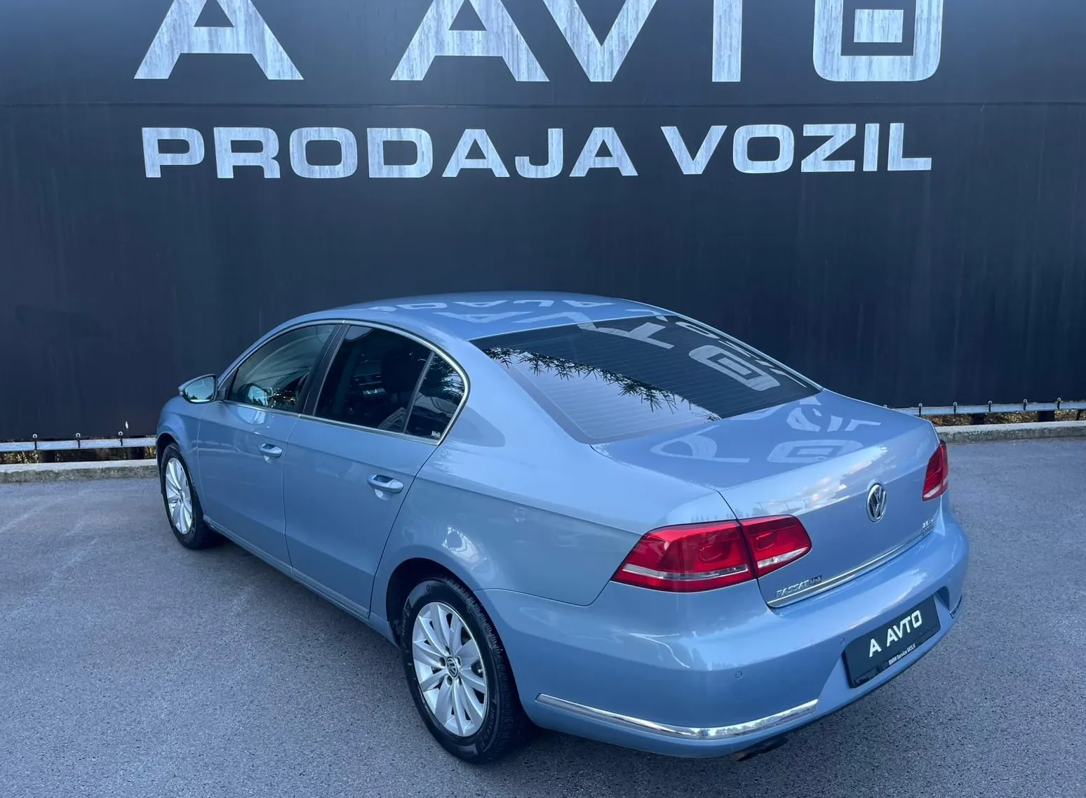 Zunanja slika - VW Passat - 2.0 TDI Comfortline 103kW-2xPDC-ALU-ZELO LEP... - 5