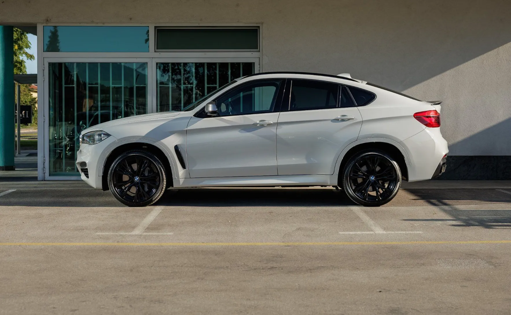 Zunanja slika - BMW X6 - serija : M50d M Sport kamera Navi PRO HeadUp Adapt. LED - 8