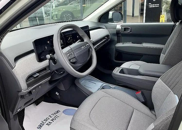 Zunanja slika - KIA EV3 - 58.3 kWh baterija. 150 kW  204 KM  Star - 7