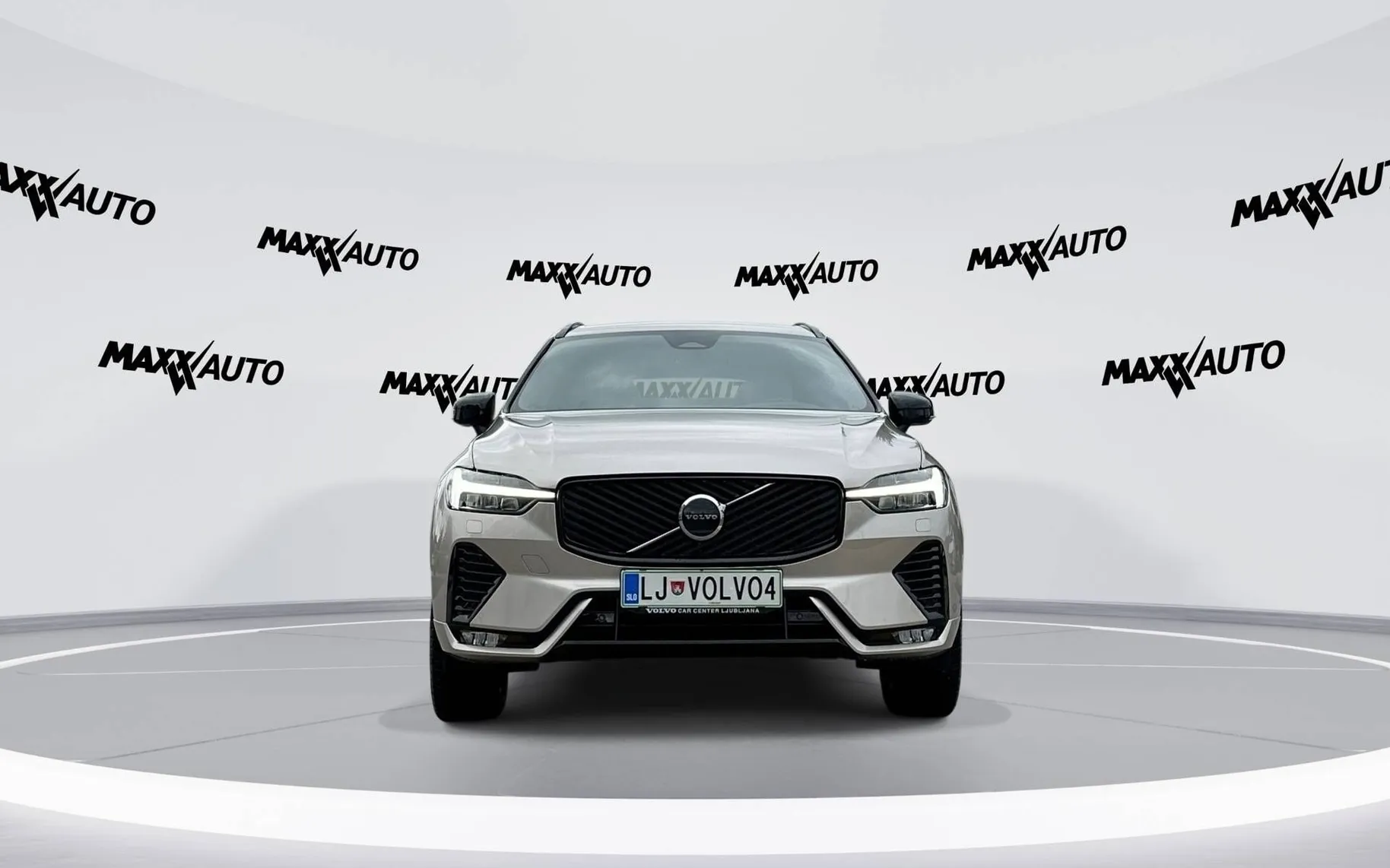 Zunanja slika - Volvo XC60 - B5 P AWD Plus Dark Avt. - 2