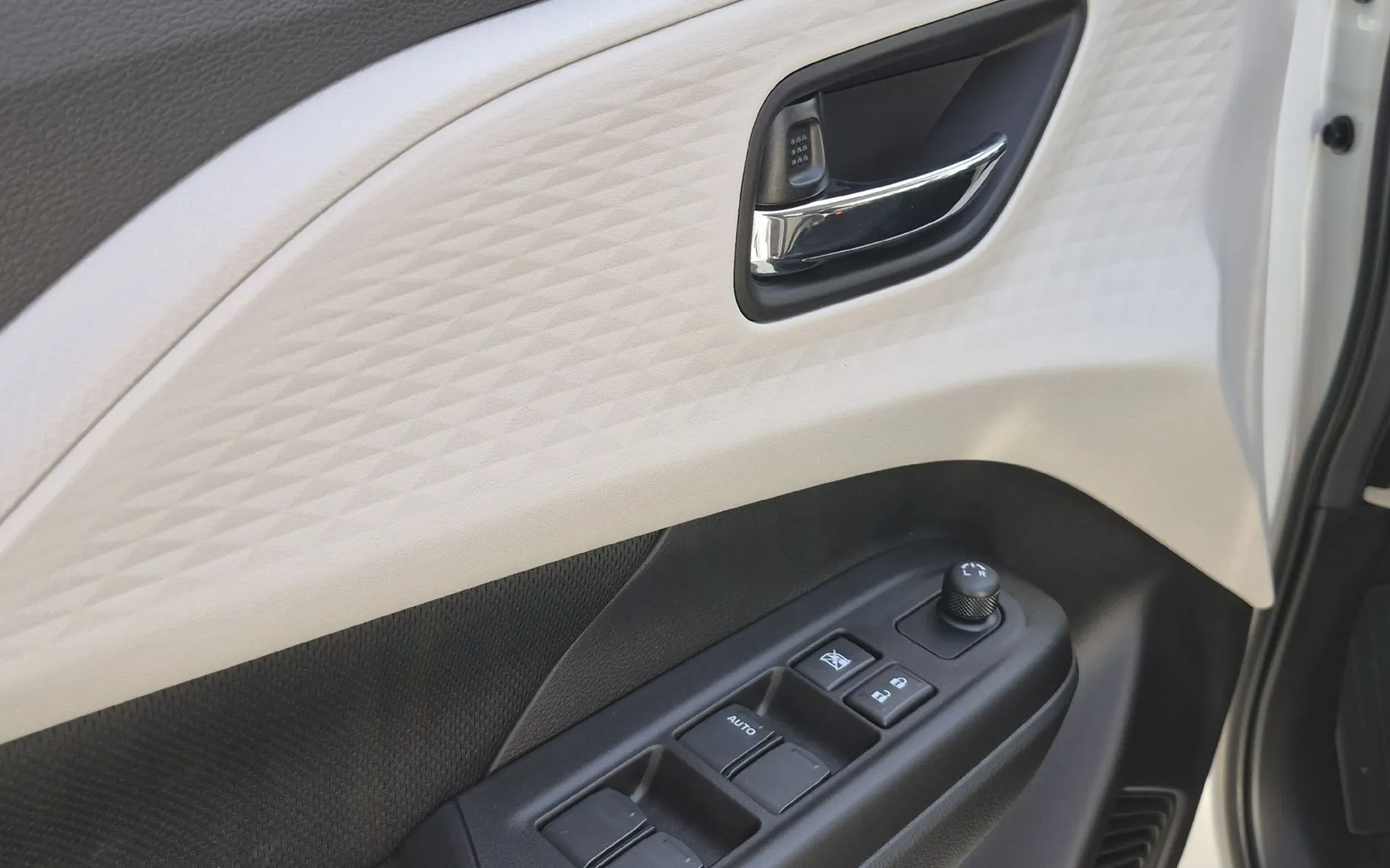 Zunanja slika - Suzuki Swift - 1.2 HIBRID COMFORT - 16