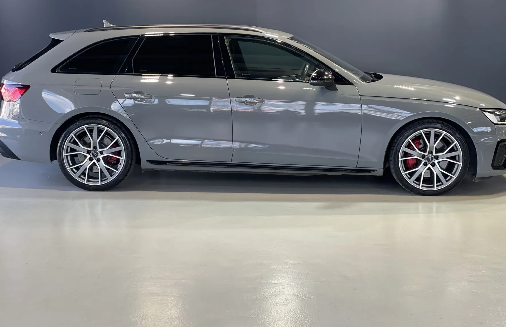 Zunanja slika - Audi A4 - Avant 45TDI-3XSLINE-QUATTRO-MATRIX-360KAM-RADAR-KEYLESS - 4