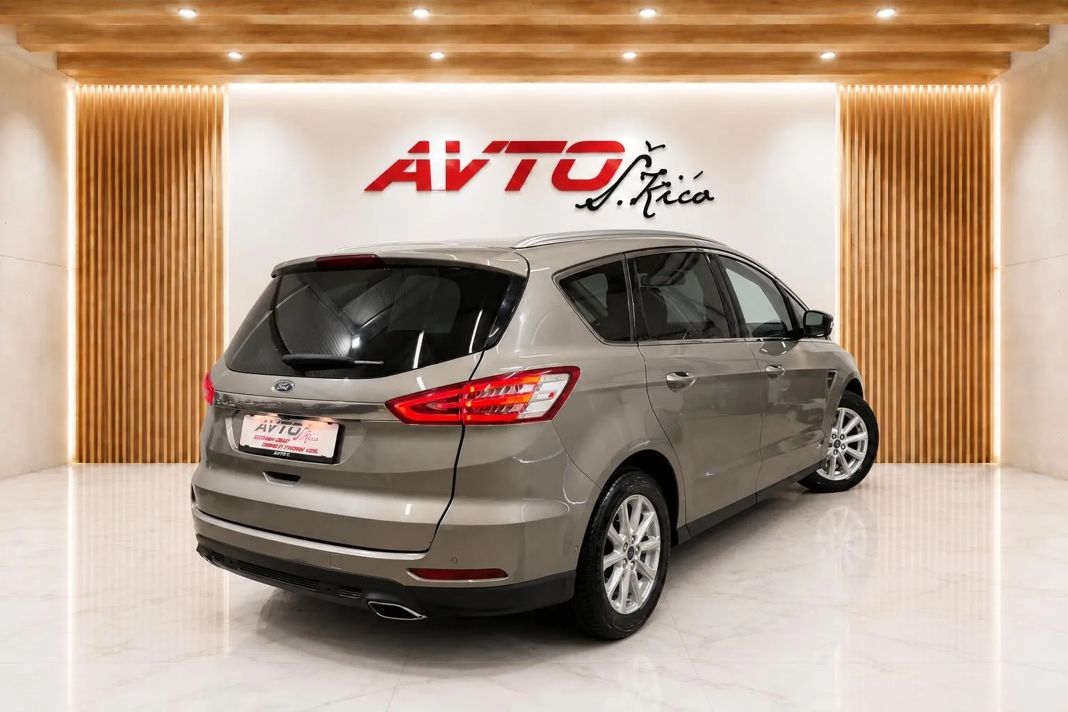Zunanja slika - Ford S-Max - 2.0 TDCi-4X4-BI-XENON-AVT-KAMERA-NAVI-PDC-F1 - 6