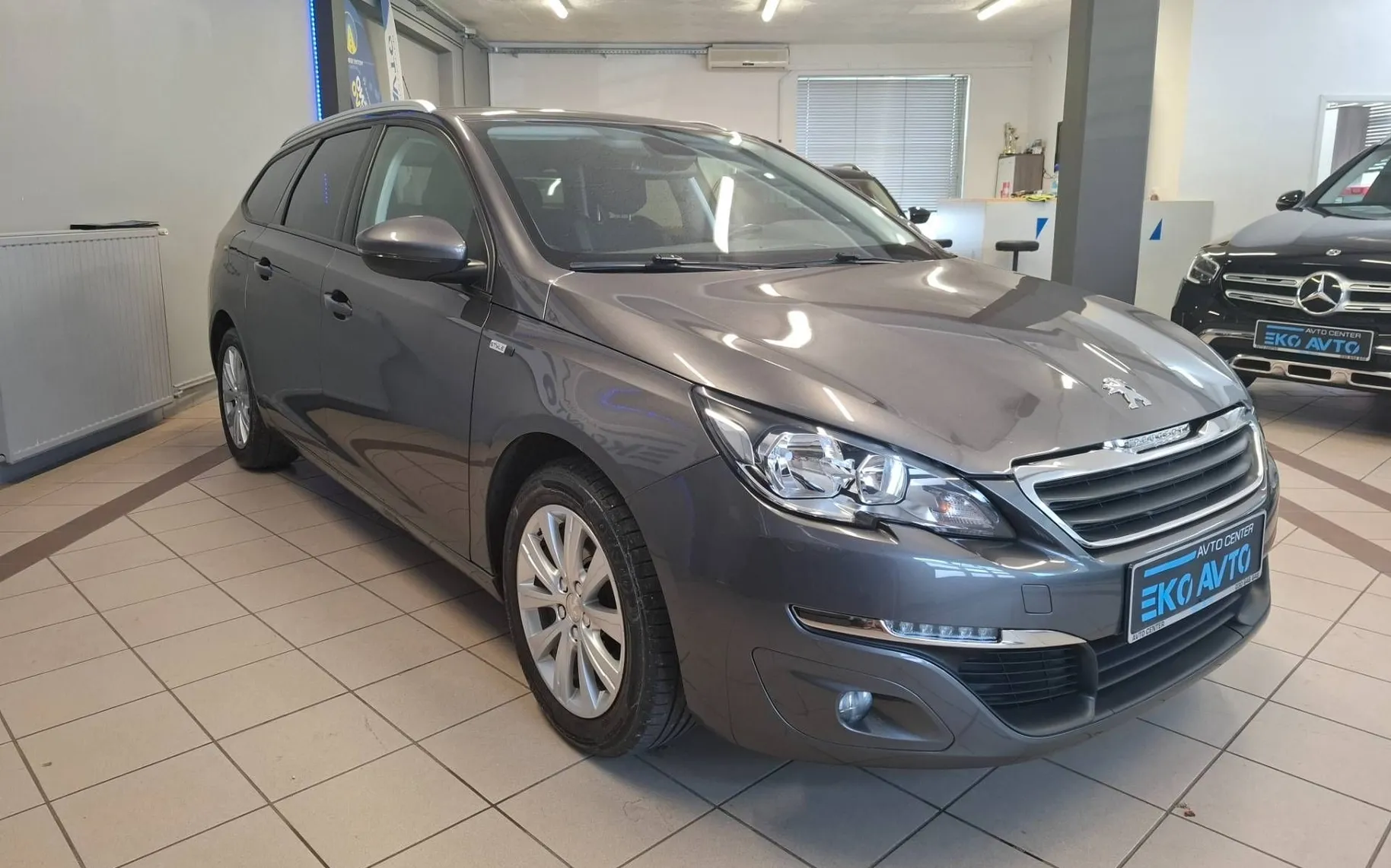 Zunanja slika - Peugeot 308 - SW 1.2 Active-KREDIT BREZ POLOGA-KOT NOV-SLO - 2