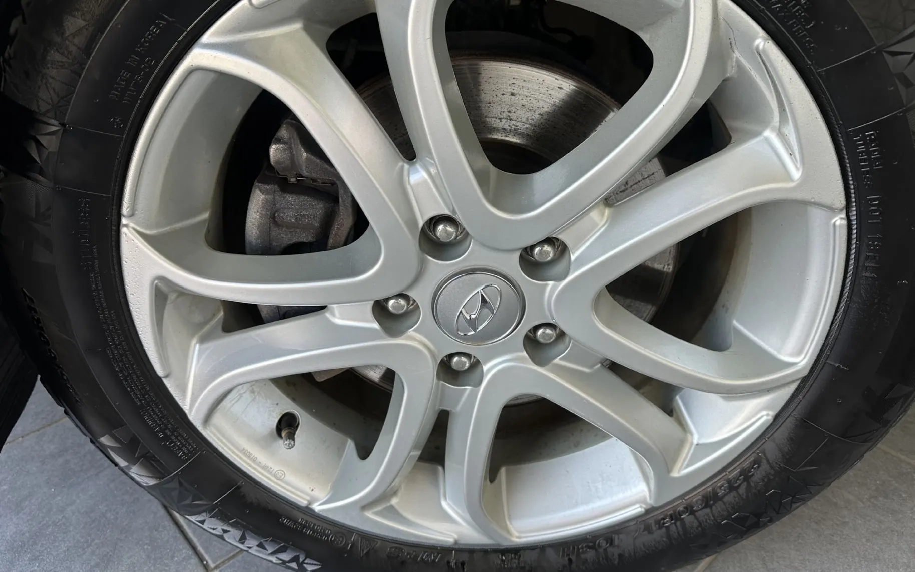 Zunanja slika - Hyundai Tucson - 1.6 CRDI Impression 2WD 100kW.KAMERA.NAVI.ACC.AUT. - 4