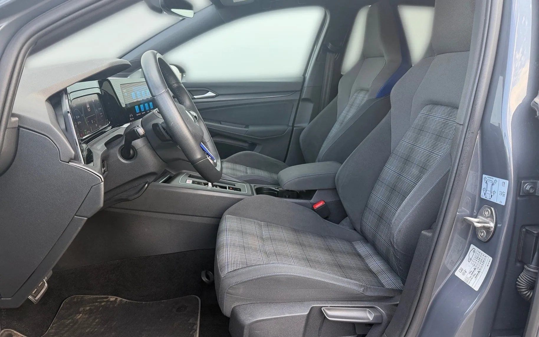 Notranja slika - Volkswagen Golf - 1.4 TSI GTE DSG- Full LED-ACC-PDC-Vzvratna kamera - 7