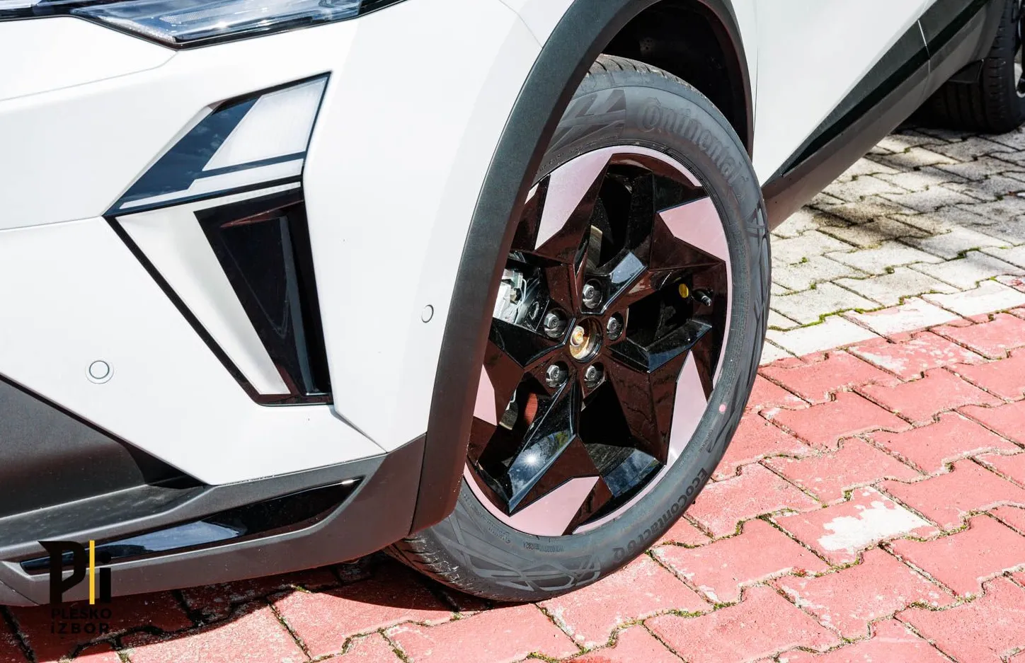 Zunanja slika - Renault Captur - TCe 160 EDC Techno - 3