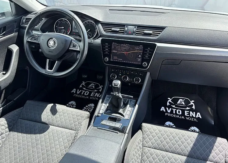 Zunanja slika - Škoda Superb - 2.0 TDI-LED-NAVI-MEMORY-18COL-PDC+KAM-GRETJE - 11