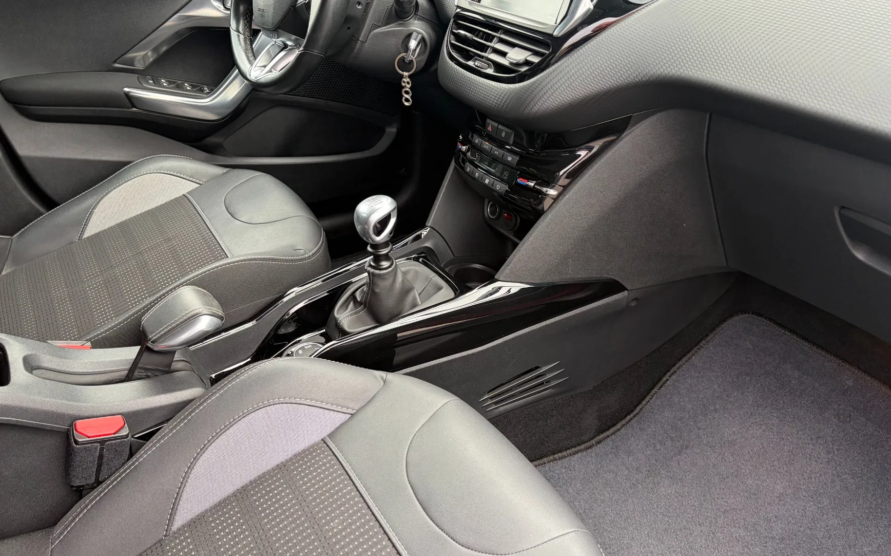 Zunanja slika - Peugeot 2008 - 1,2 PureTech 130 S&S Style - 12