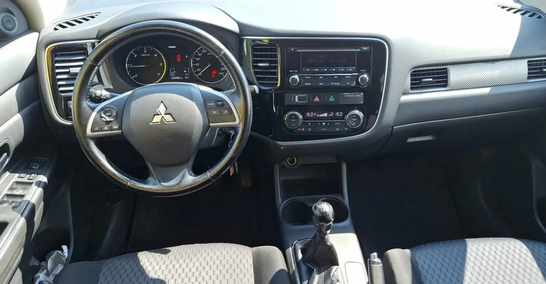 Zunanja slika - Mitsubishi Outlander - 4WD 2.2 - 9