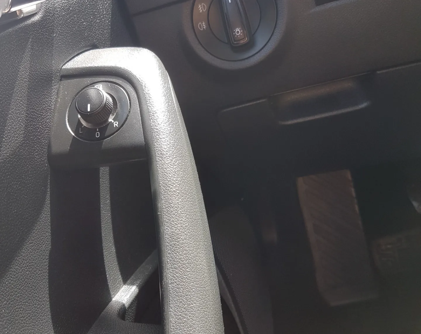 Zunanja slika - Škoda Octavia - Combi 4x4 1.6 TDI Ambition - 18