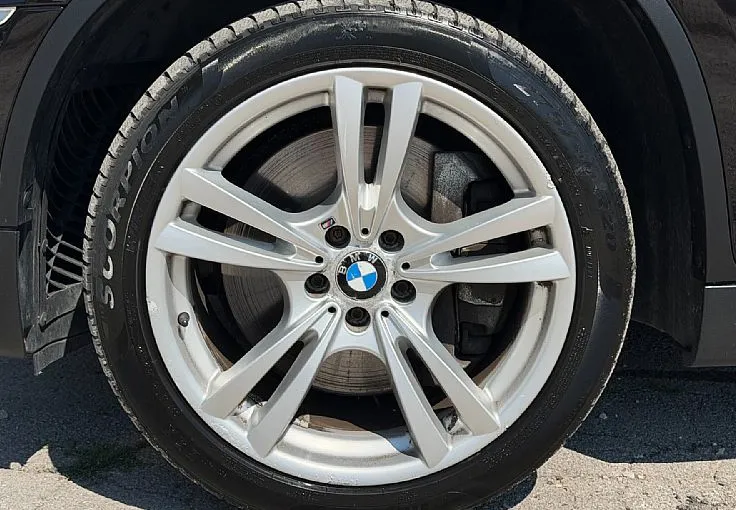 Zunanja slika - BMW X6 - serija : M50d-PANO - MEMORY - HEADUP - ALU20 - GRETJ.+HLAJ. - 7