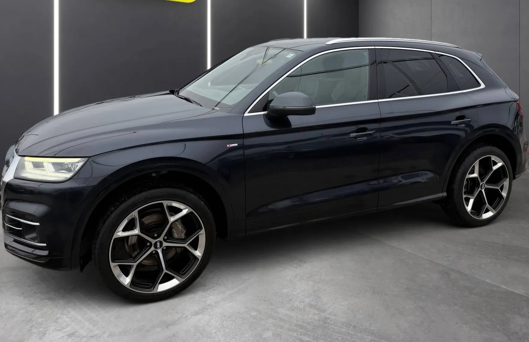 Zunanja slika - Audi Q5 - 40 TDI QUATTRO S-LINE LED TEM NAV PDC KAM TOP... - 3