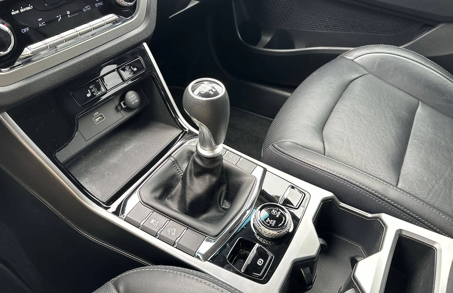 Zunanja slika - KG Mobility Korando - 4x4 1.5 T-GDI Exclusive - 20