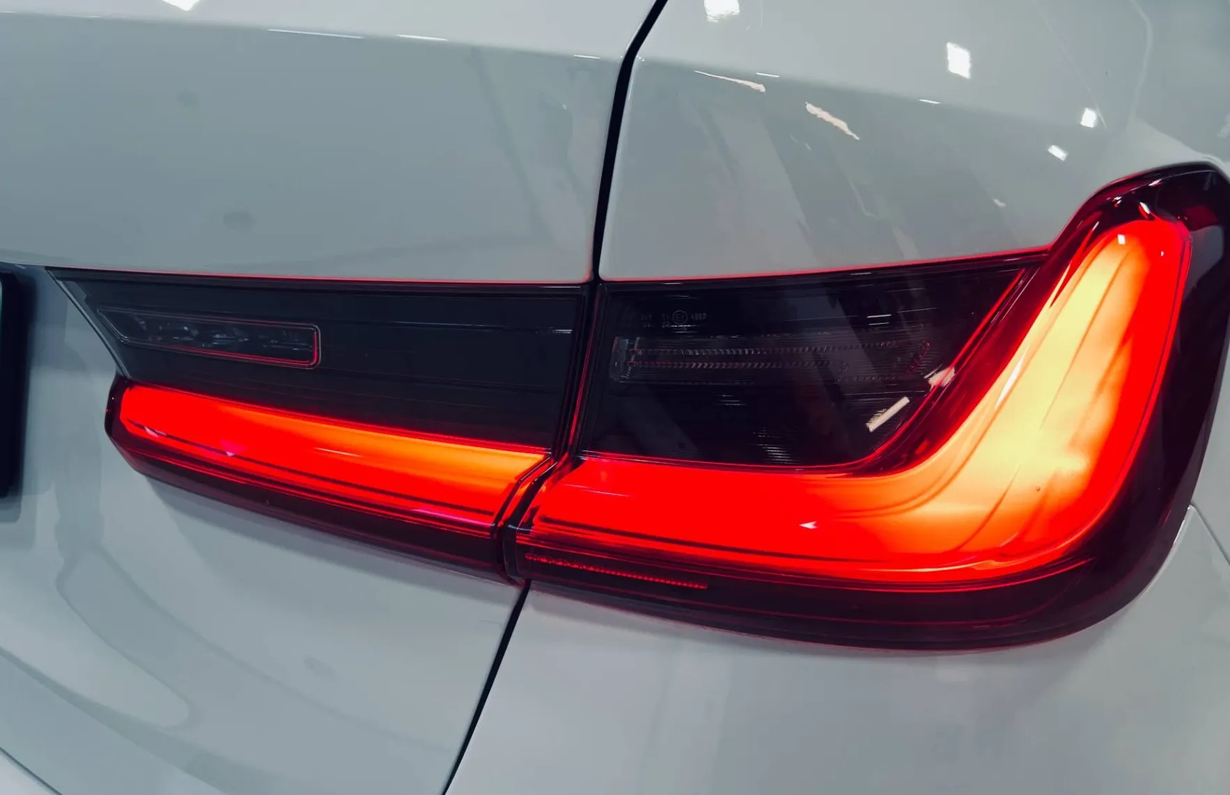 Zunanja slika - BMW Serija 3 - Touring: 318d LED-NAVI-KAMERA-ACC - 18