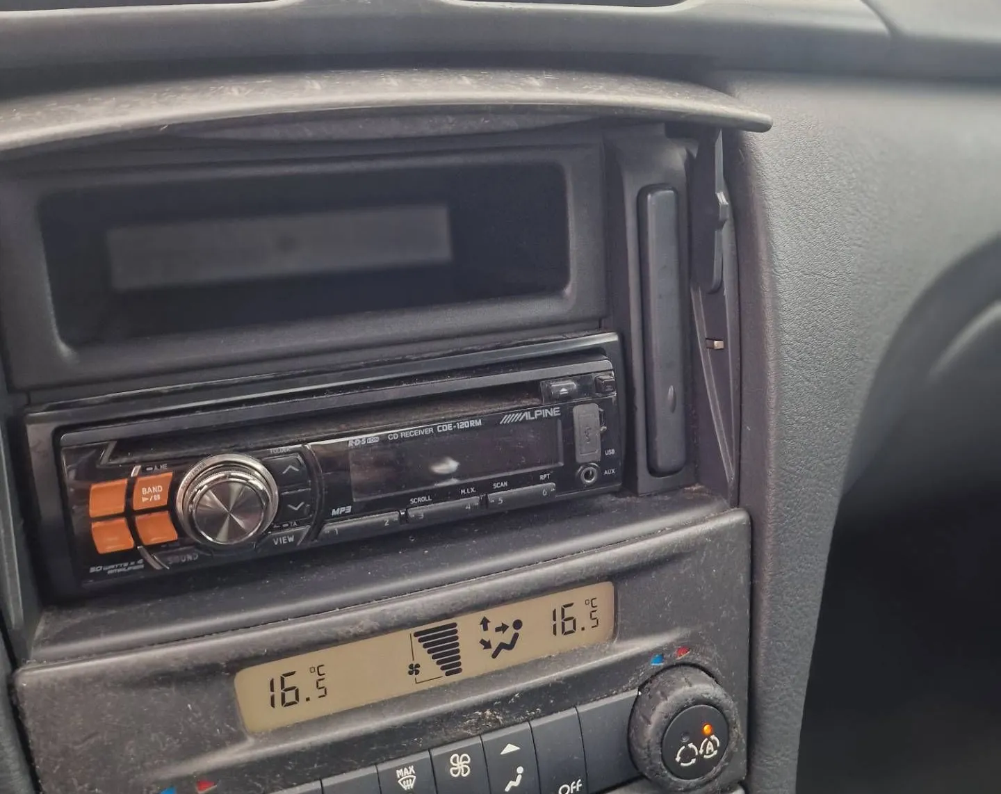 Notranja slika - Renault Laguna - 1.9 dCi - 8